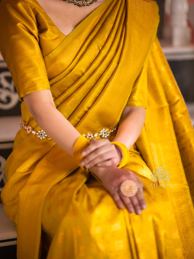 Bride Yellow Colour Saree Matching Jewellery Haldi Matching